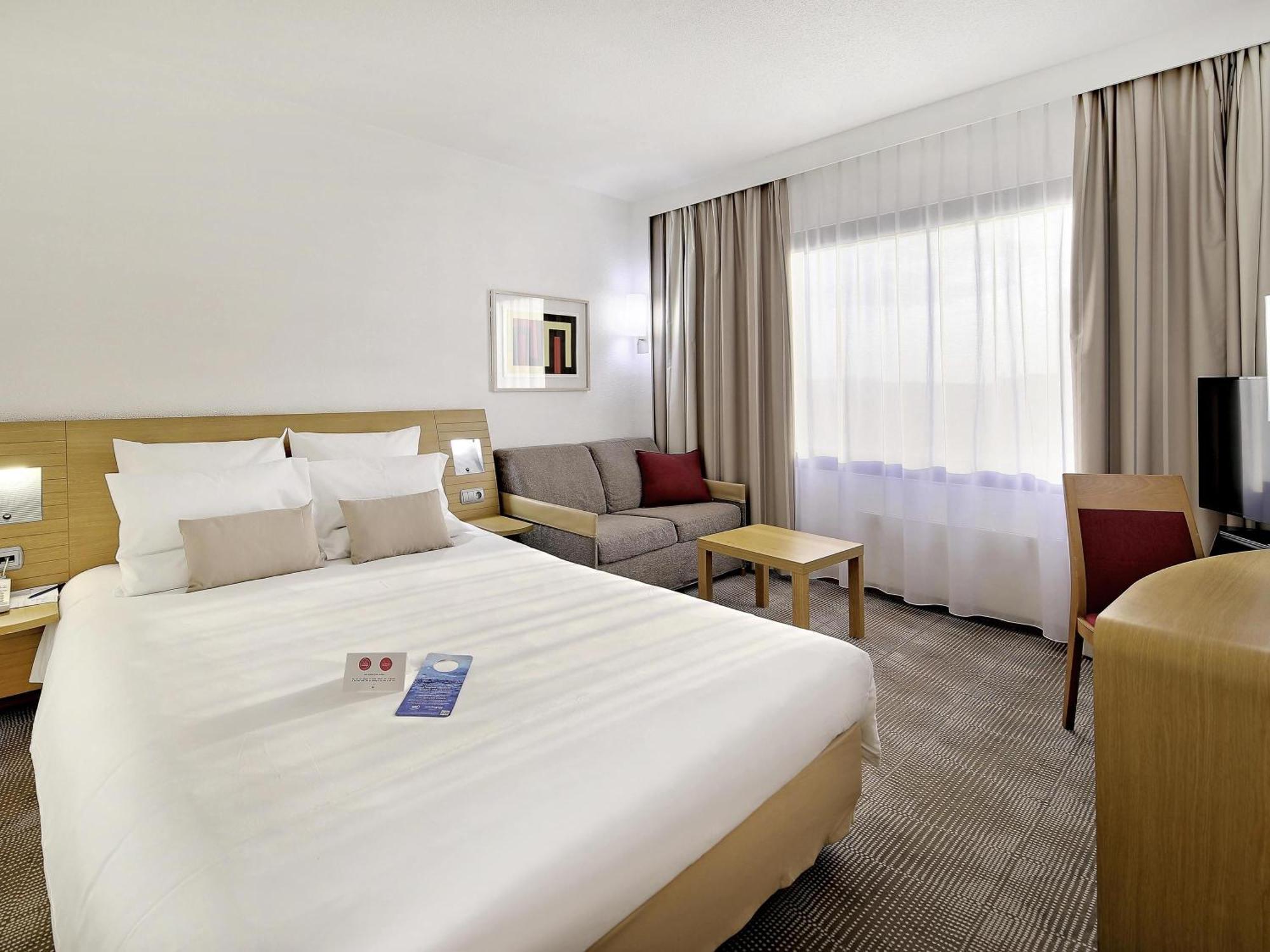 Standard Queen Room